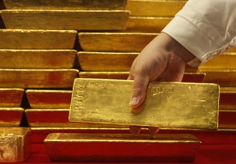 Глобальные фонды распродают запасы золота