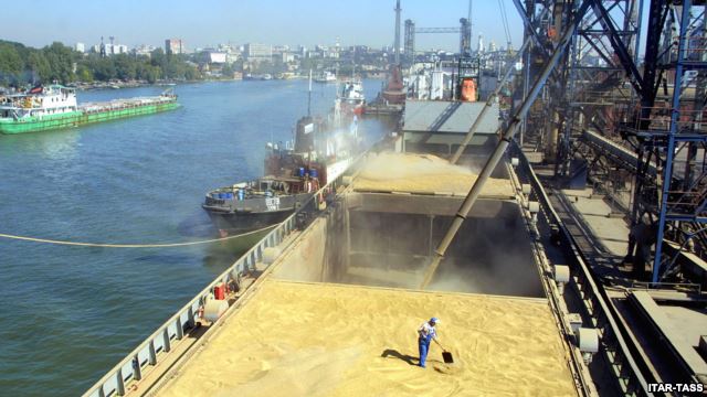 Украина запрещает транзит российского зерна через свои порты