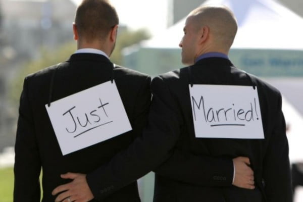 Британский парламент окончательно разрешил однополые браки