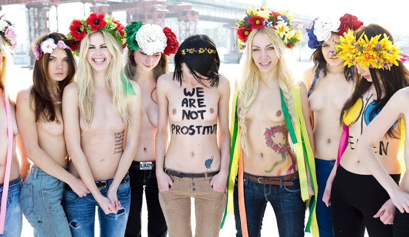 Идеолог FEMEN избит на Украине