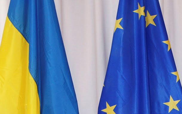 Еврокомиссия отказалась комментировать провал голосования по законам Тимошенко, пока Фюле вновь летит в Киев