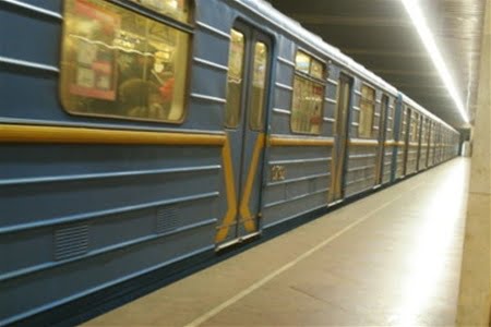 Три станции метро в Киеве заминированы