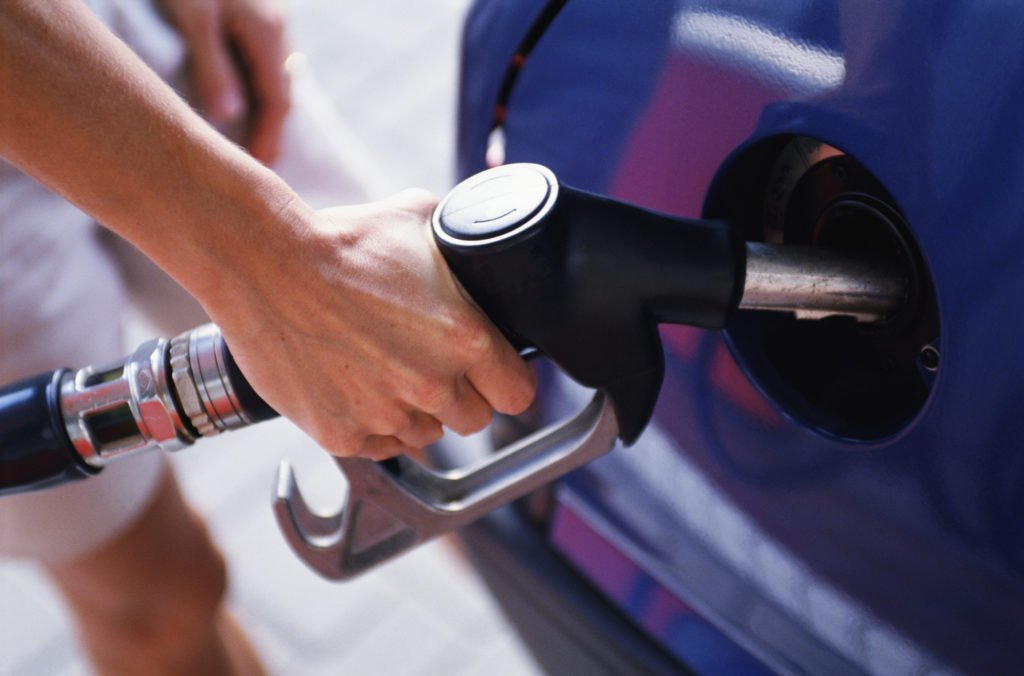 Действие стандарта Евро3 на бензины и дизтопливо продлили до конца 2015 года