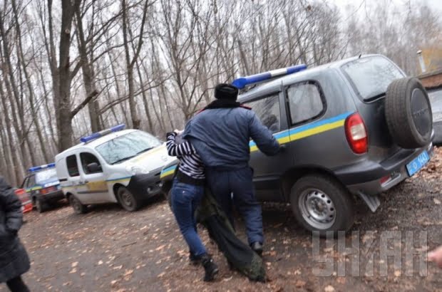 Подозреваемый в поджоге автомобилей в Киеве рассказал, от кого получил "задание"