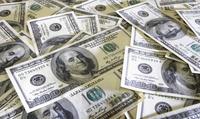 Курс доллара на межбанке упал ниже 10 гривен