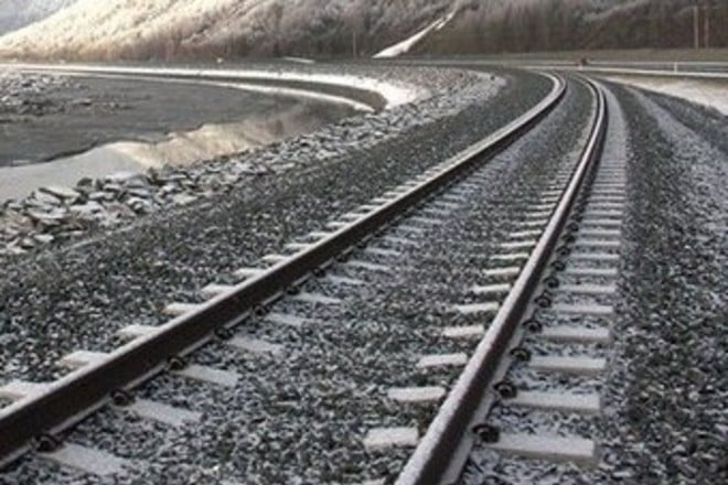 Под Луганском взорвана железная дорога