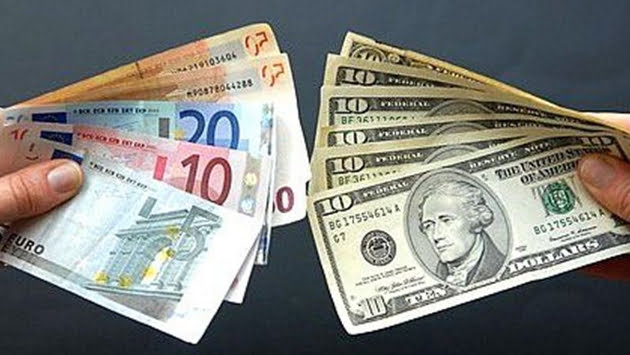 Глава НБУ надеется стабилизировать доллар жесткими административными действиями