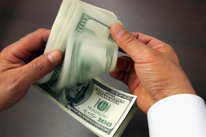 Межбанк закрылся рекордным подорожанием доллара