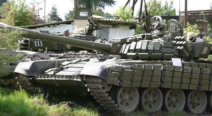 Активист: В Луганск готовится вторжение двух колонн российской бронетехники