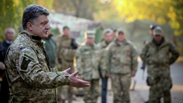 Порошенко отменил праздник 23 февраля и учредил День защитника Украины