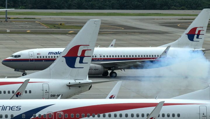 Бортпроводника "Малайзийских авиалиний" уволили за секс с пассажиркой