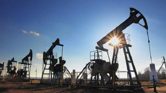 Цена нефти Brent упала до $55,5 за баррель