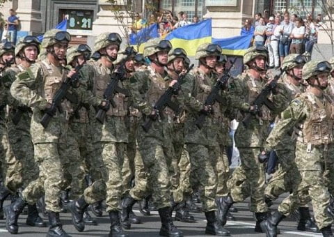 Украинскую армию решили увеличить до четверти миллиона