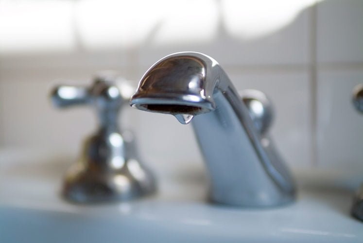 Киевсовет запретил отключать горячую и холодную воду жителям жилых домов и соцучреждениям