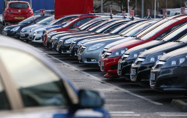В Украине вдвое снижен размер спецпошлин на импорт легковых авто