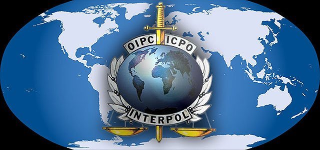 Интерпол отказался объявить в международный розыск Пшонку и Захарченко