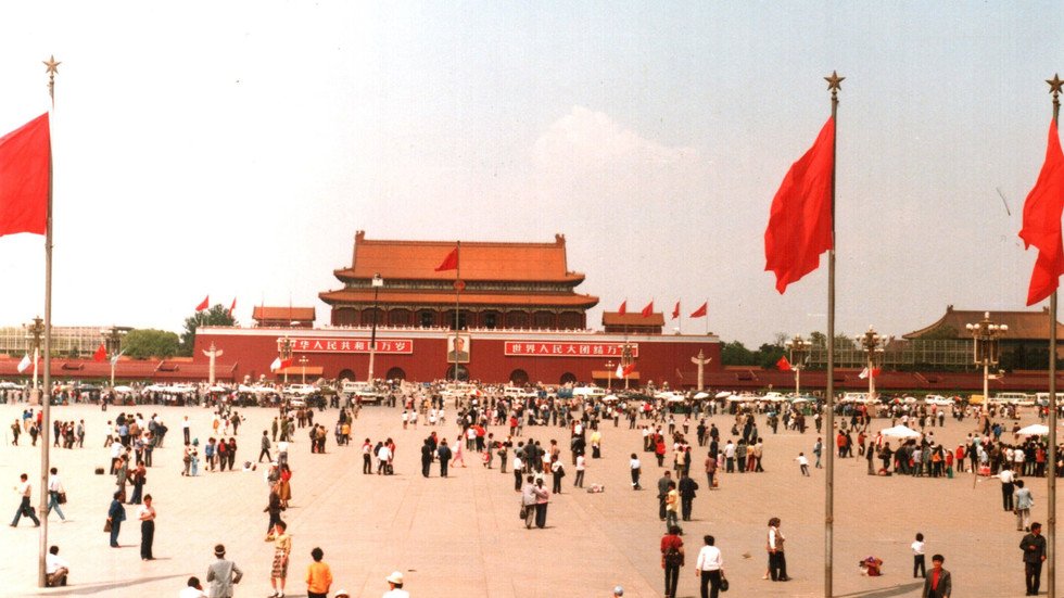 <p>Фото: © wikipedia.or/<a href="https://en.wikipedia.org/wiki/Tiananmen_Square_protests_of_1989#/media/File:Tiananmen_Square,_Beijing,_China_1988_(1).jpg" target="_blank">Derzsi Elekes Andor</a></p>