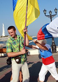 Флаги РФ и Украины