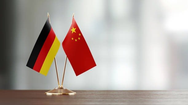 Германский эксперт: проведение «двух сессий» дает сигнал надежды Китаю и миру