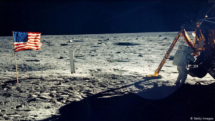 Лунная поверхность, Аполлон-11