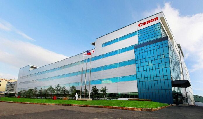 Доход Canon за год сократился на 25,7%, продажи камер — на 54,5%