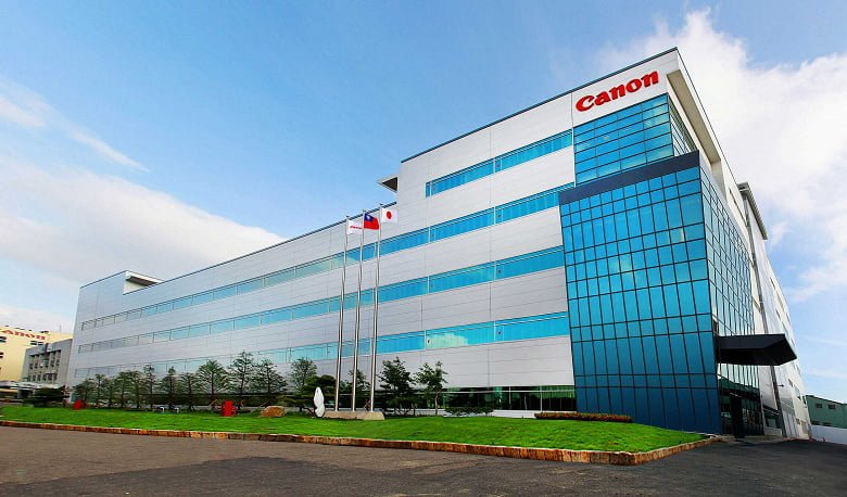 Доход Canon за год сократился на 25,7%, продажи камер — на 54,5%