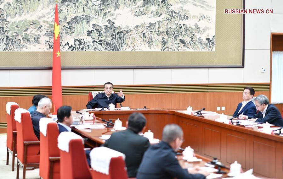 Премьер Госсовета КНР подчеркнул важность макроэкономического контроля для оживления экономики