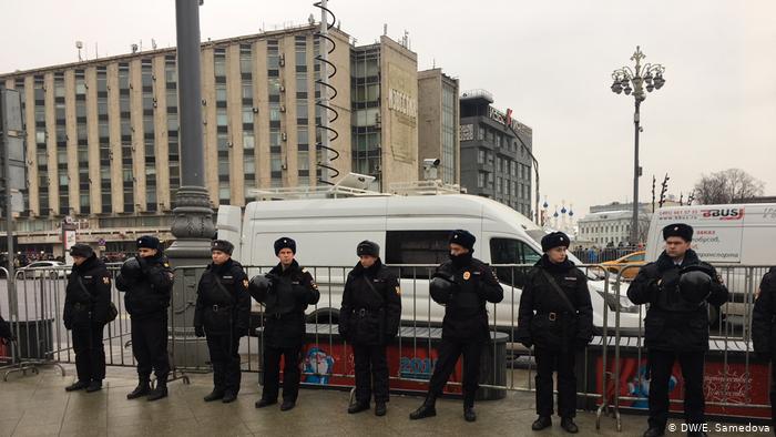 Полицейские на Пушинской площади в Москве во время забастовки избирателей