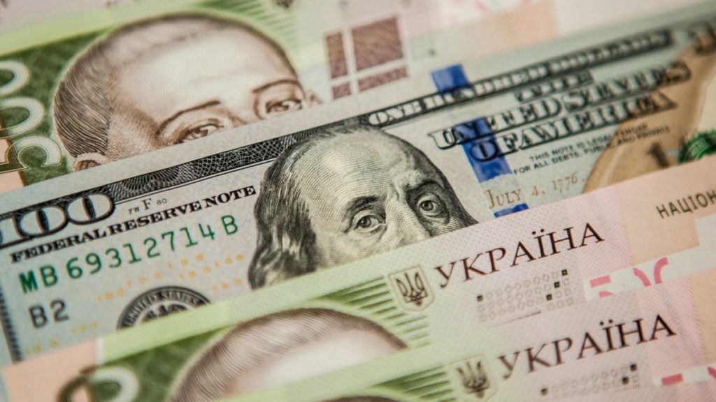 У Зеленского рассказали, что происходит с курсом доллара в Украине