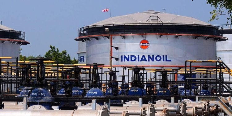 Крупнейшая индийская нефтекомпания отказалась покупать российскую нефть Urals, Экономические новости