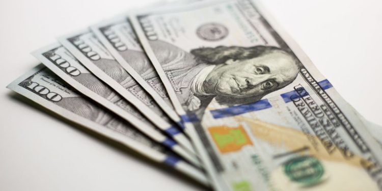 Курс доллара в ПриватБанке для украинцев за границей резко вырос, Экономические новости
