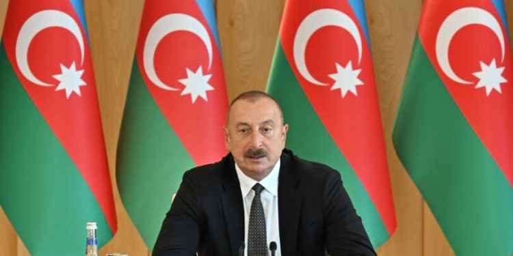 Президент Азербайджана провел совещание, посвященное итогам 6 месяцев (Обновлено)