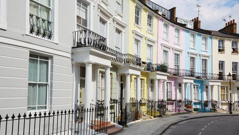 Лондон. В 2023 году спрос на жилье в Соединенном королевстве упадет на 20%