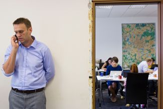 Навальный звонит муниципальным депутатам. 27 июня 2013 года